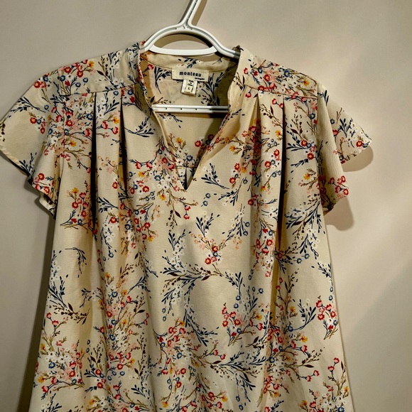 Floral top - Picture 2 of 2